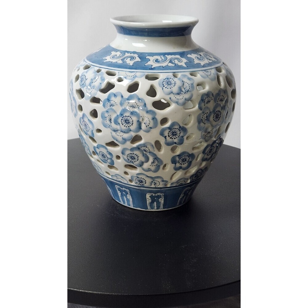House dec ceramic Porcelain Vase Chinese Style hollow-carved 8" tall 7.5" wide